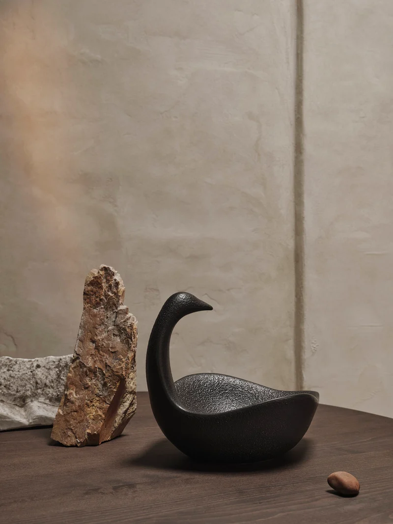 Swan Centrepiece - Black