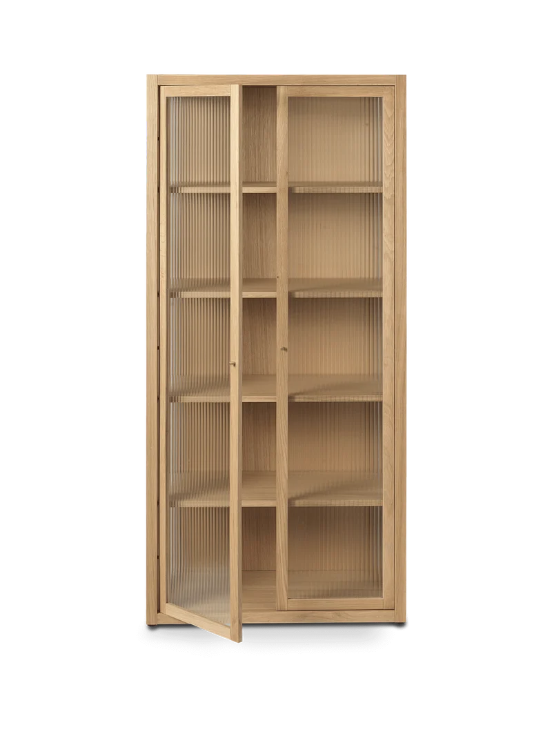 Reed Vitrine - Natural Oak