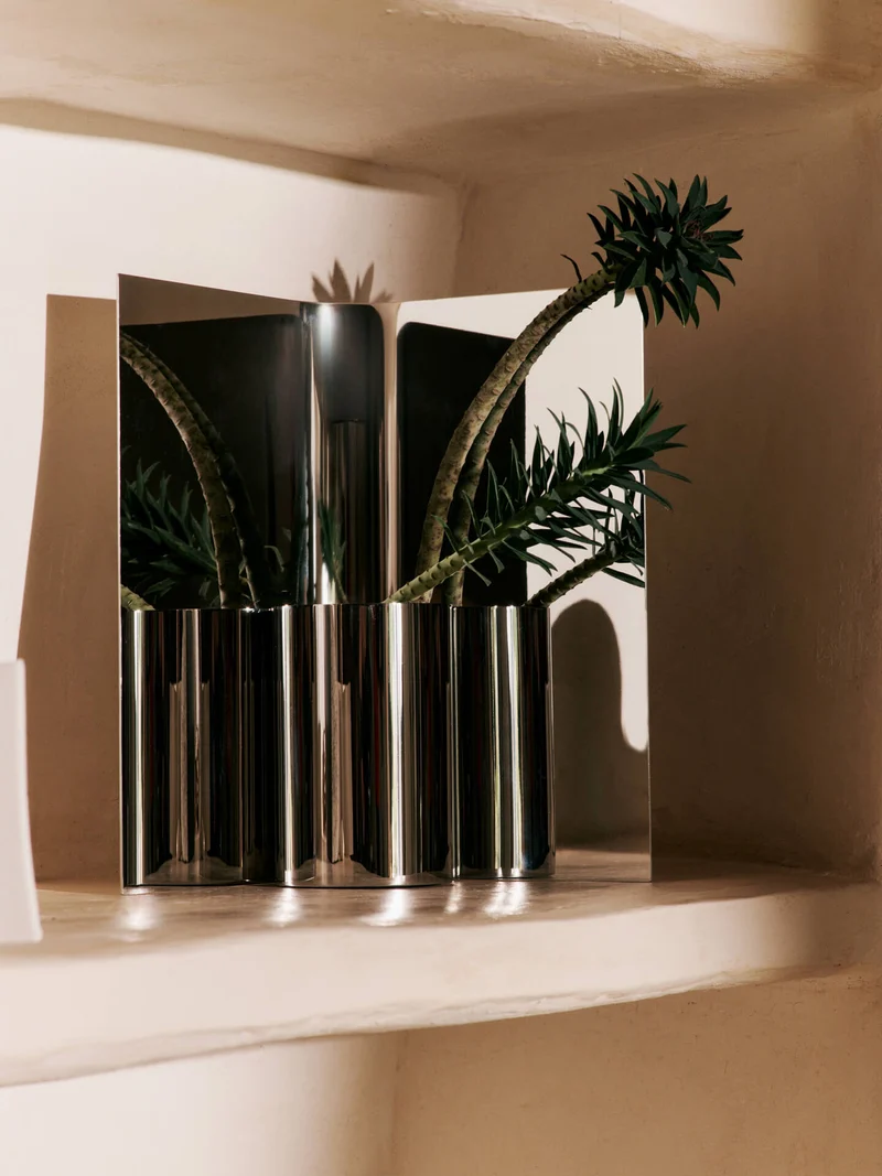 Eddy Vase - Mirror Polished
