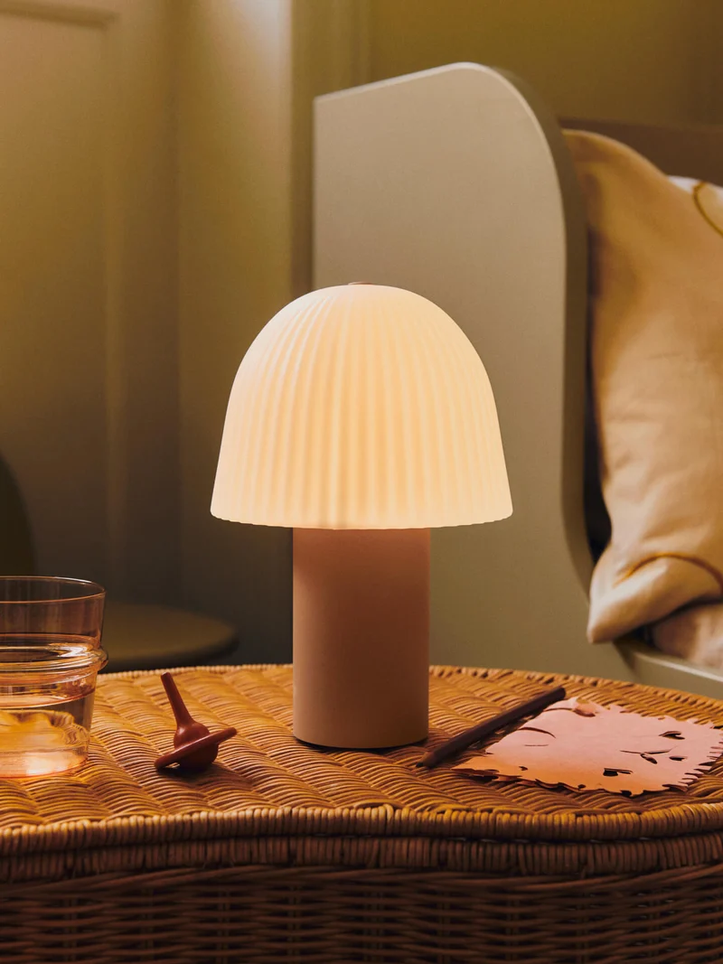 Frill Portable Lamp - Rose/White
