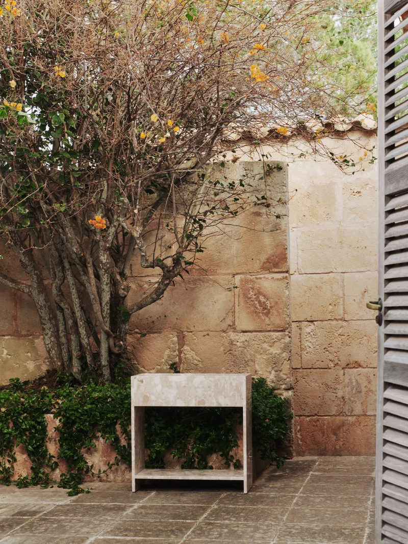Stone Plant Box with Shelf - Sand