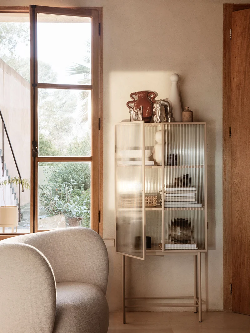 Haze Vitrine - Reeded Glass - Cashmere